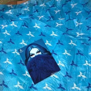 5 Jeffree Star Packaging Tissues & 1 Postcard